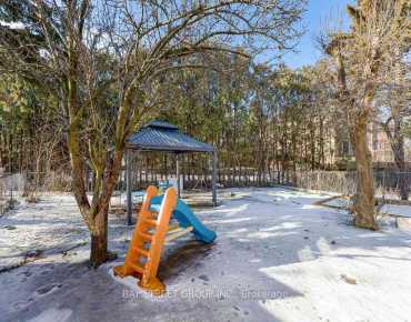 
Rosewell Ave <a href='https://luckyalan.com/community.php?community=Toronto:Yonge-Eglinton'>Yonge-Eglinton, Toronto</a> 3 beds 2 baths  garage $1.35M