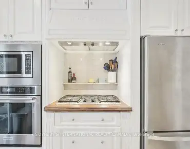 51 Burnt Bark Dr Steeles, Toronto 3 beds 4 baths 2 garage $1.279M