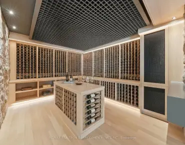 30 Lawnview Dr <a href='https://luckyalan.com/community_CN.php?community=Toronto:Willowdale East'>Willowdale East, Toronto</a> 4 beds 2 baths 1 garage $1.898M