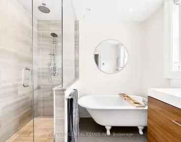 65 Whitley Ave Downsview-Roding-CFB, Toronto 3 beds 4 baths garage $1.1M