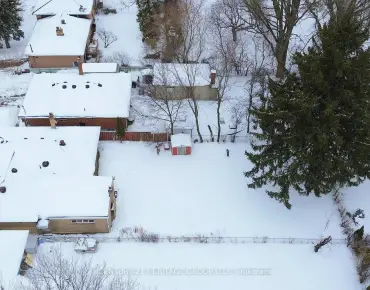 
405 Pharmacy Ave Clairlea-Birchmount, Toronto 3 beds 2 baths 2 garage $948K