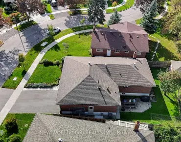 11 Castle Hill Dr L'Amoreaux, Toronto 4 beds 4 baths 2 garage $1.049M