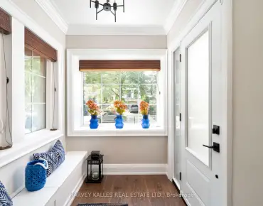 77 Newlin Cres Glenfield-Jane Heights, Toronto 2 beds 2 baths  garage $892K