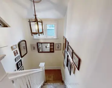 47 Curran Hall Cres Morningside, Toronto 3 beds 3 baths 1 garage $849.999K