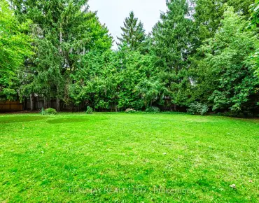 79 Larkfield Dr <a href='https://luckyalan.com/community.php?community=Toronto:Banbury-Don Mills'>Banbury-Don Mills, Toronto</a> 8 beds 4 baths 2 garage $2.5M
