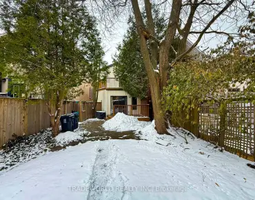 51 Burnt Bark Dr Steeles, Toronto 3 beds 4 baths 2 garage $1.279M