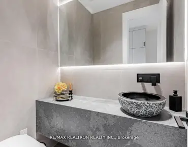 
195 Torrens Ave East York, Toronto 3 beds 2 baths  garage $1.099M