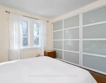 57 Lowry Sq Malvern, Toronto 4 beds 3 baths 1 garage $839K