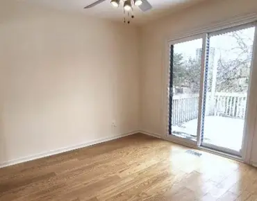 
3312 Bathurst St Englemount-Lawrence, Toronto 2 beds 2 baths  garage $815K