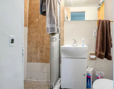 
1760A Lawrence Ave W Rustic, Toronto 4 beds 4 baths 1 garage $1.05M