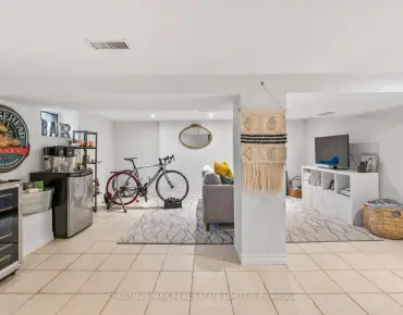 
205 Hupfield Trl Malvern, Toronto 4 beds 5 baths 2 garage $1.289M