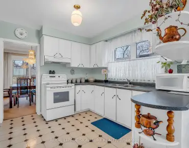57 Valentine Dr <a href='https://luckyalan.com/community.php?community=Toronto:Parkwoods-Donalda'>Parkwoods-Donalda, Toronto</a> 3 beds 3 baths 2 garage $1.4M
