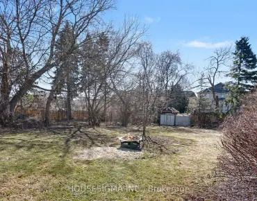257 Olive Ave <a href='https://luckyalan.com/community.php?community=Toronto:Willowdale East'>Willowdale East, Toronto</a> 3 beds 2 baths 1 garage $1.8M
