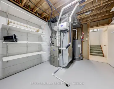 
2 Lisburn Cres <a href='https://luckyalan.com/community.php?community=Toronto:Don Valley Village'>Don Valley Village, Toronto</a> 3 beds 3 baths  garage $1.15M