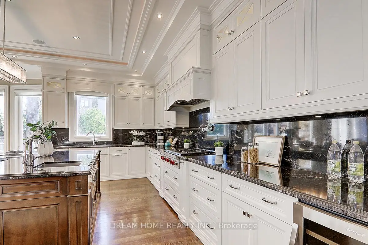 
345 Silverstone Dr West Humber-Clairville, Toronto 4 beds 4 baths 1 garage $1.099M