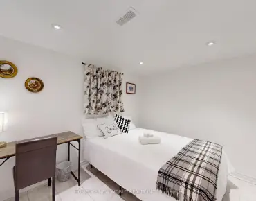 257 Cherokee Blvd <a href='https://luckyalan.com/community.php?community=Toronto:Pleasant View'>Pleasant View, Toronto</a> 3 beds 4 baths 1 garage $899K
