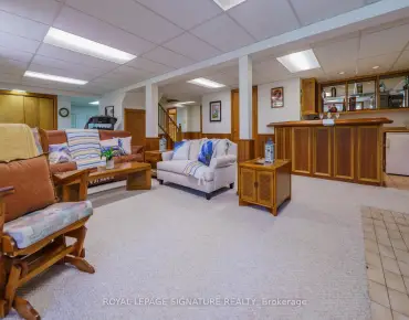 94 Billington Cres <a href='https://luckyalan.com/community_CN.php?community=Toronto:Parkwoods-Donalda'>Parkwoods-Donalda, Toronto</a> 4 beds 2 baths  garage $818.8K