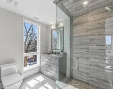 57 Forest Grove Dr <a href='https://luckyalan.com/community_CN.php?community=Toronto:Bayview Village'>Bayview Village, Toronto</a> 3 beds 3 baths 2 garage $2.625M