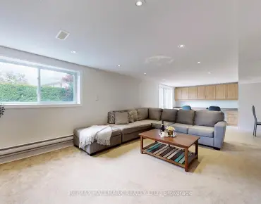 2 Butterfield Dr <a href='https://luckyalan.com/community.php?community=Toronto:Parkwoods-Donalda'>Parkwoods-Donalda, Toronto</a> 5 beds 4 baths 2 garage $1.7M
