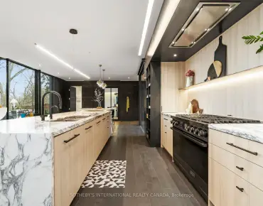 902 Woodbine Ave Woodbine Corridor, Toronto 3 beds 3 baths  garage $999.9K