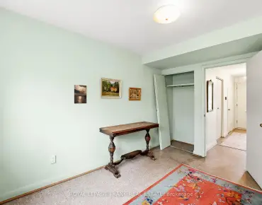 33 Alice Cres Wexford-Maryvale, Toronto 3 beds 2 baths  garage $1.108M