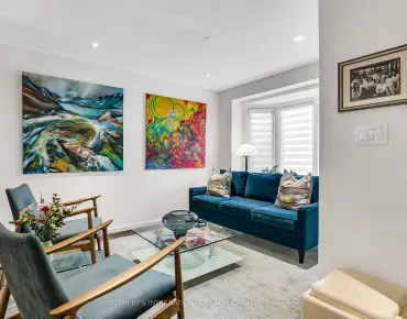 
25 Chandlier Dr Woburn, Toronto 3 beds 3 baths 1 garage $1.1M