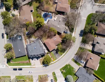 
7 Linnsmore Cres Danforth Village-East York, Toronto 4 beds 3 baths 1 garage $1.22M