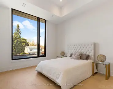 
15 Lantos Crt W Downsview-Roding-CFB, Toronto 4 beds 3 baths 2 garage $1.199M