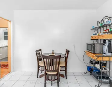 
372 St Germain Ave <a href='https://luckyalan.com/community.php?community=Toronto:Lawrence Park North'>Lawrence Park North, Toronto</a> 3 beds 2 baths  garage $1.789M