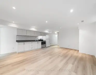 19 Hycrest Ave <a href='https://luckyalan.com/community_CN.php?community=Toronto:Willowdale East'>Willowdale East, Toronto</a> 4 beds 5 baths 1 garage $1.899M