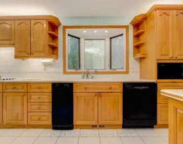 
28 Alameda Ave Oakwood Village, Toronto 3 beds 2 baths  garage $999.999K