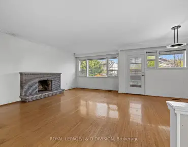 122 Holmes Ave <a href='https://luckyalan.com/community.php?community=Toronto:Willowdale East'>Willowdale East, Toronto</a> 4 beds 6 baths 2 garage $2.999M