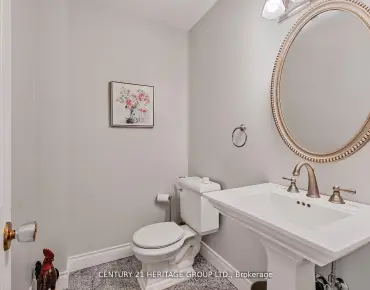 175 Clearbrooke Circ Rexdale-Kipling, Toronto 2 beds 2 baths  garage $849.9K