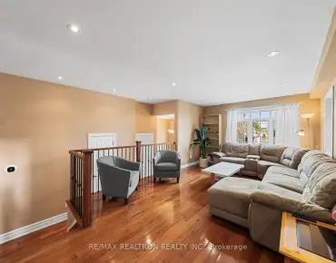 
41 Larabee Cres <a href='https://luckyalan.com/community.php?community=Toronto:Parkwoods-Donalda'>Parkwoods-Donalda, Toronto</a> 3 beds 3 baths 2 garage $1.889M