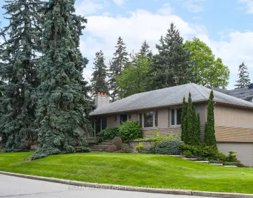209 Douglas Ave <a href='https://luckyalan.com/community.php?community=Toronto:Lawrence Park North'>Lawrence Park North, Toronto</a> 3 beds 4 baths 1 garage $2.495M