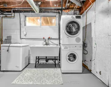 46 Plateau Cres <a href='https://luckyalan.com/community.php?community=Toronto:Banbury-Don Mills'>Banbury-Don Mills, Toronto</a> 3 beds 2 baths garage $1.19M