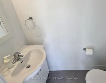 
15 Strathallan Blvd <a href='https://luckyalan.com/community.php?community=Toronto:Lawrence Park South'>Lawrence Park South, Toronto</a> 4 beds 6 baths 1 garage $3.165M