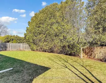 29 Leacock Cres <a href='https://luckyalan.com/community.php?community=Toronto:Banbury-Don Mills'>Banbury-Don Mills, Toronto</a> 6 beds 4 baths 2 garage $1.998M