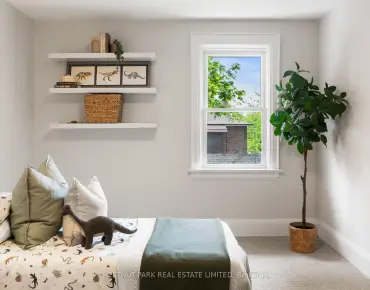 30 Japonica Rd Wexford-Maryvale, Toronto 3 beds 4 baths garage $888K