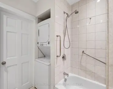 25 Madelaine Ave Oakridge, Toronto 2 beds 2 baths garage $599.9K