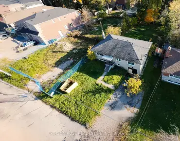 175B Finch Ave E <a href='https://luckyalan.com/community.php?community=Toronto:Willowdale East'>Willowdale East, Toronto</a> 3 beds 3 baths 1 garage $1.118M
