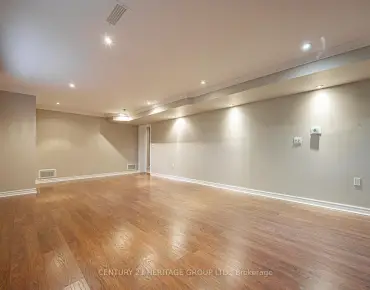 230 Derrydown Rd York University Heights, Toronto 3 beds 2 baths 2 garage $1.09M