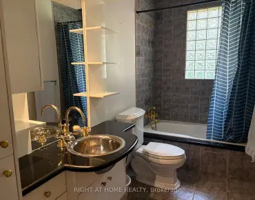 1022 Spadina Rd <a href='https://luckyalan.com/community.php?community=Toronto:Forest Hill North'>Forest Hill North, Toronto</a> 3 beds 4 baths 2 garage $2.399M