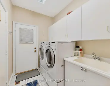70 Beverly Glen Blvd L'Amoreaux, Toronto 4 beds 3 baths 2 garage $1.1M