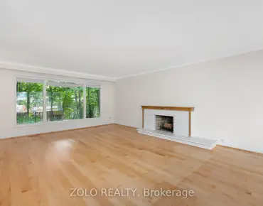 140 Chelmsford Ave <a href='https://luckyalan.com/community.php?community=Toronto:Newtonbrook West'>Newtonbrook West, Toronto</a> 3 beds 3 baths 1 garage $839K