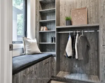 
26 MacNaughton Rd <a href='https://luckyalan.com/community.php?community=Toronto:Leaside'>Leaside, Toronto</a> 3 beds 2 baths  garage $1.995M