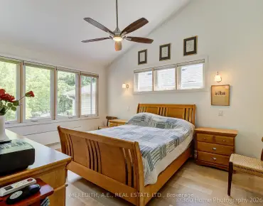 42 August Ave Oakridge, Toronto 4 beds 4 baths 1 garage $849K
