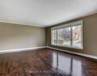 17 Checkendon Dr Rexdale-Kipling, Toronto 3 beds 2 baths garage $839K