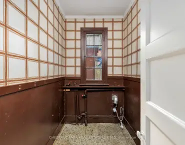
19 Silvercrest Ave Alderwood, Toronto 3 beds 2 baths 1 garage $1.099M
