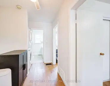 Lauder Oakwood Village, Toronto 3 beds 3 baths garage $1.549M
